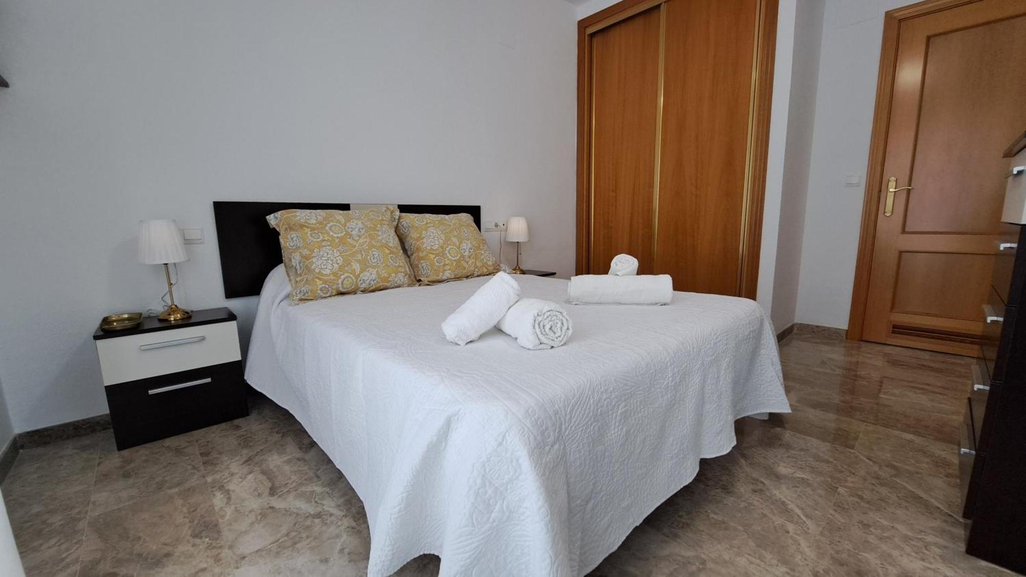 Apartamentos Maria Cristina Con Parking Gratis 科爾多瓦 外观 照片