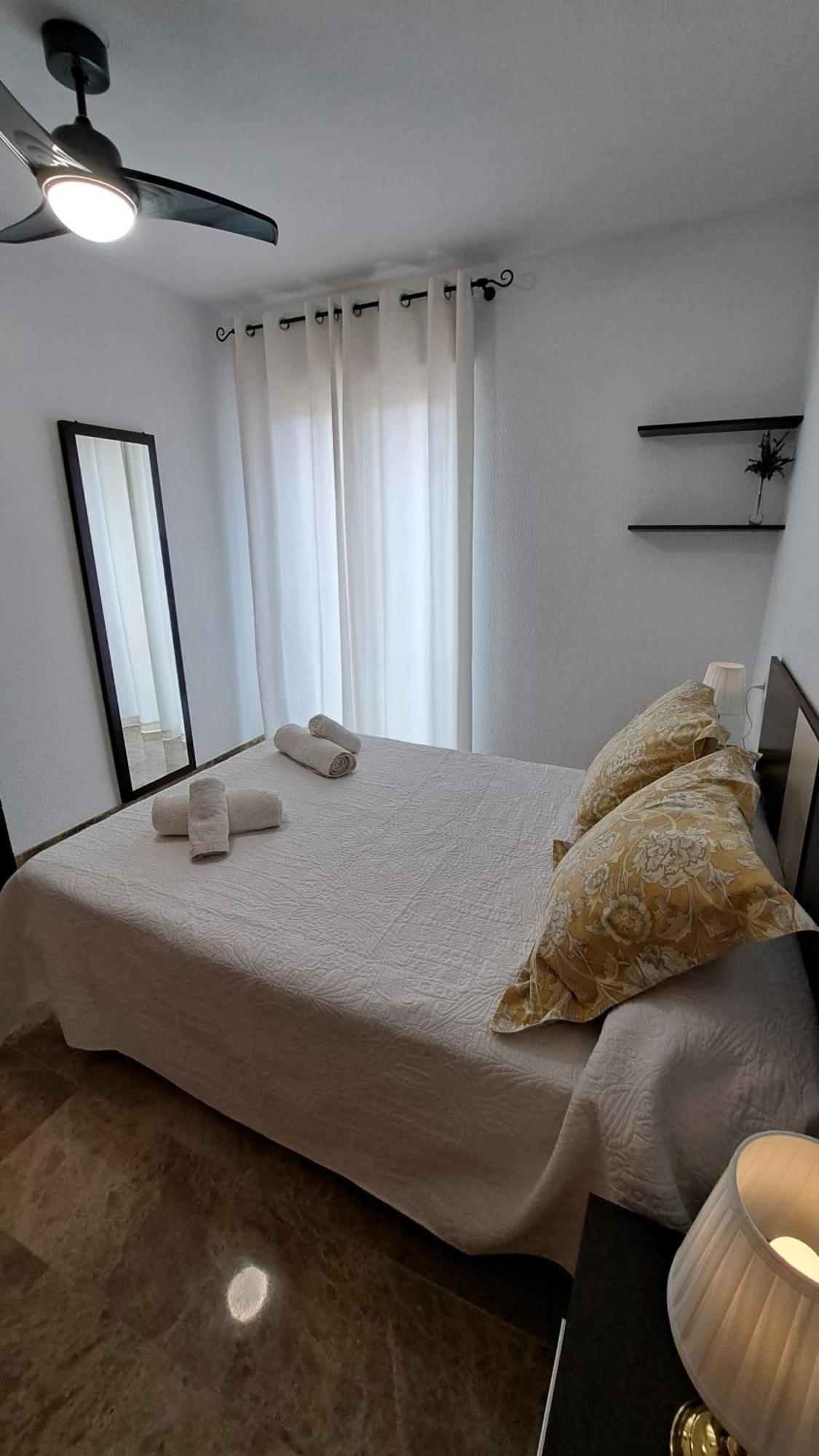 Apartamentos Maria Cristina Con Parking Gratis 科爾多瓦 外观 照片