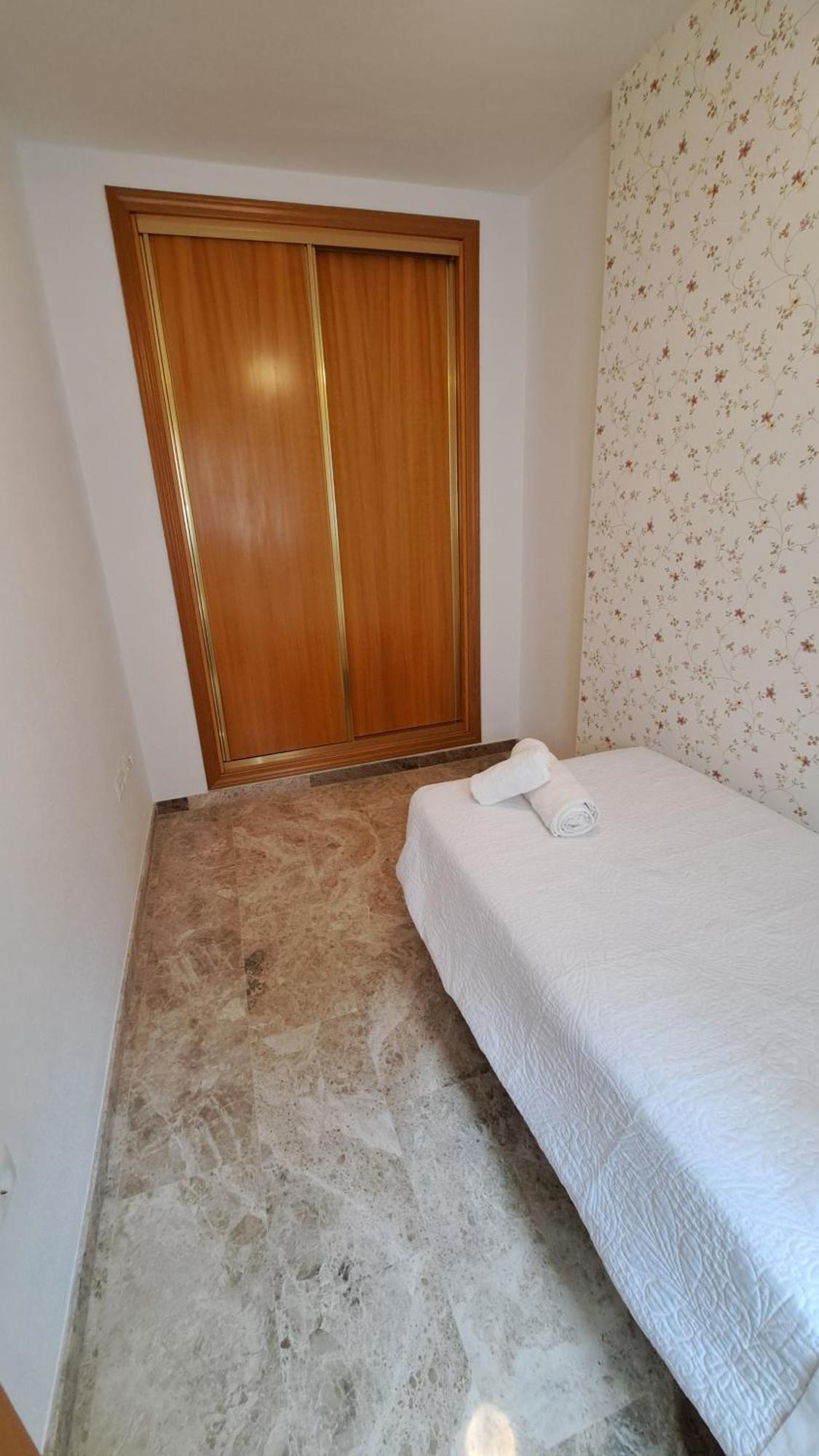 Apartamentos Maria Cristina Con Parking Gratis 科爾多瓦 外观 照片