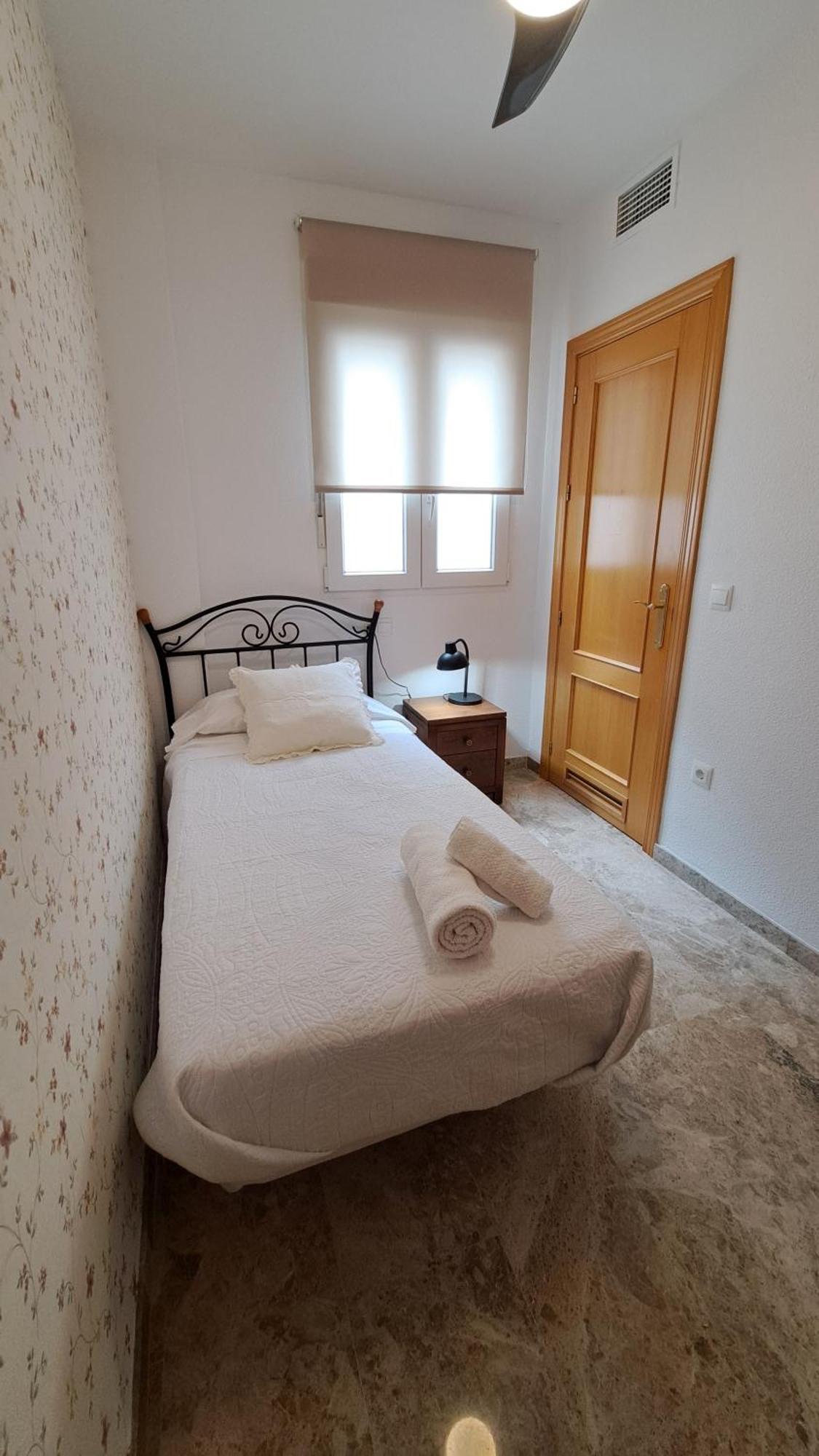 Apartamentos Maria Cristina Con Parking Gratis 科爾多瓦 外观 照片